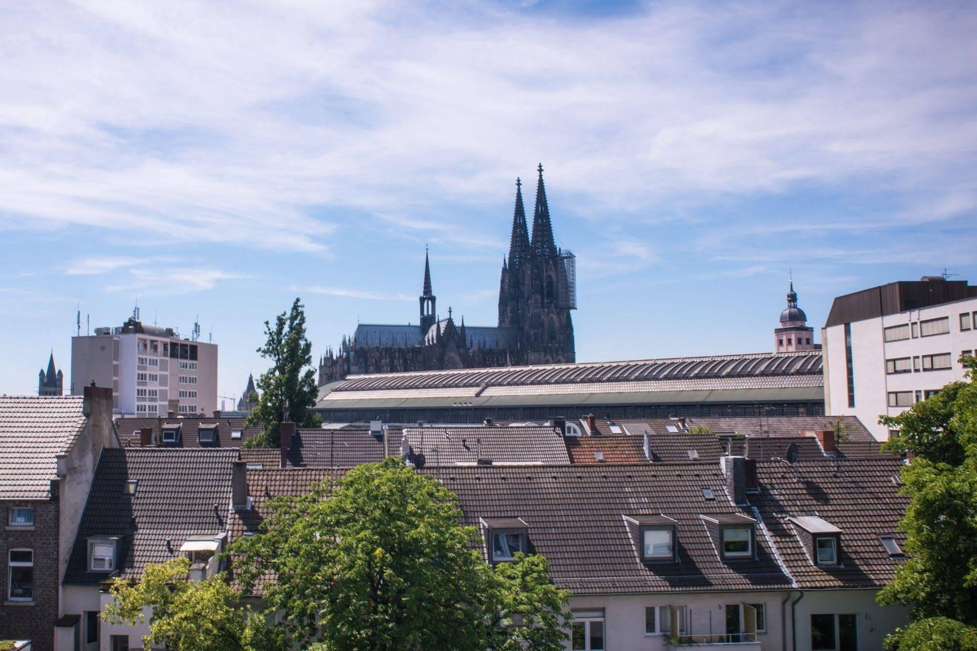 Haus Am Dom - Apartments Und Ferienwohnungen Keulen Buitenkant foto